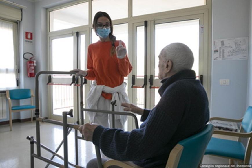 Sanità, “Gli stipendi del settore privato sono troppo bassi”