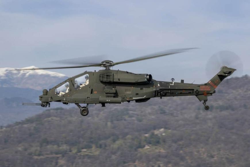 Elicottero Aw249 in volo