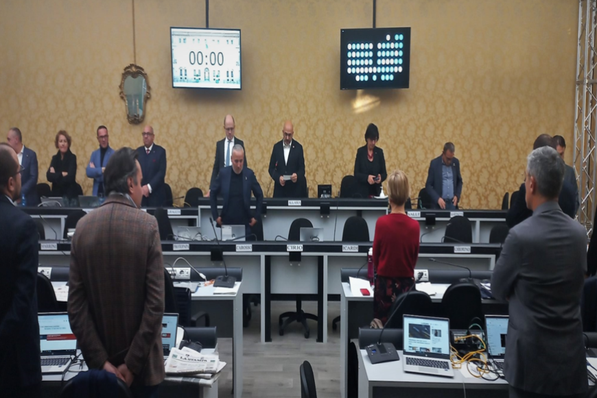 Minuto di raccoglimento in Aula