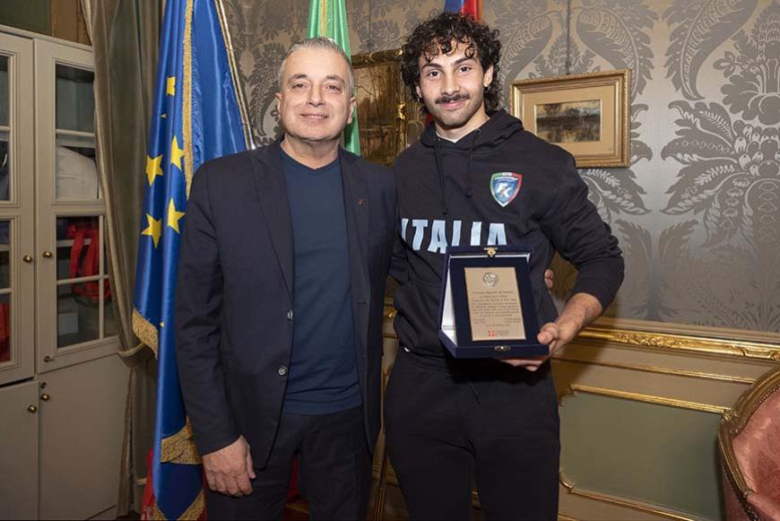 II vicepresidente Graglia premia il campione Francesco Fina 
