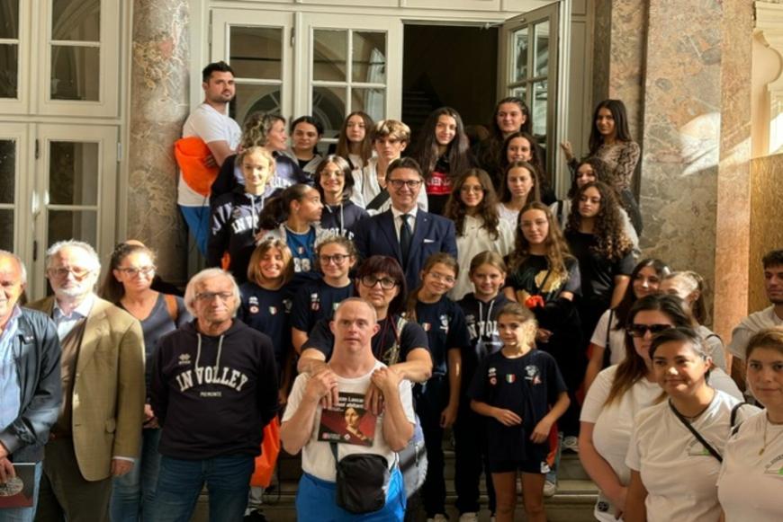 Nicco alle giovani della pallavolo: “Sport e salute valori che sosteniamo”