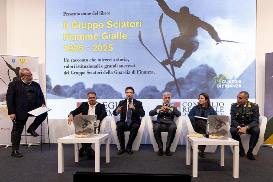 Un secolo di finanzieri sciatori