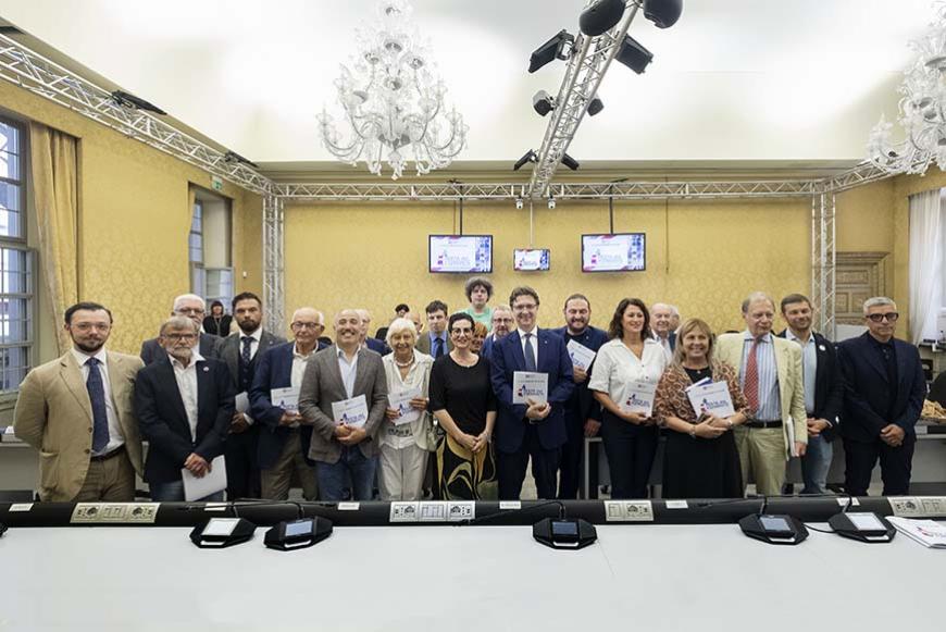 Foto di gruppo degli organizzatori della Festa del Piemonte 2026