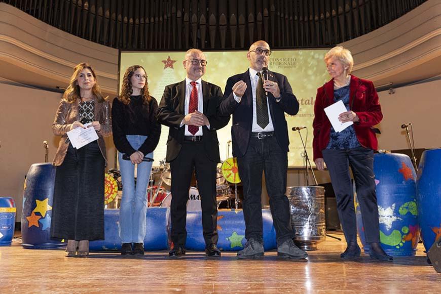 I saluti istituzionali sul palco del Conservatorio per il Varietà di Natale 