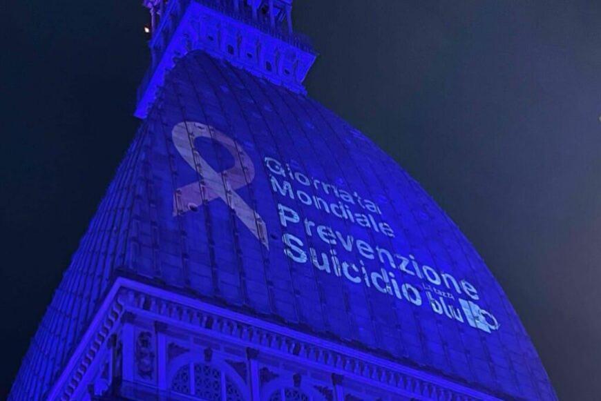 La Mole antonelliana illuminata nella Giornata per la prevenzione del suicidio
