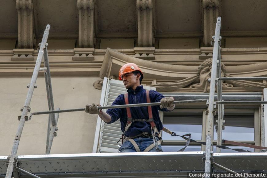 Lavoratore in un cantiere edile