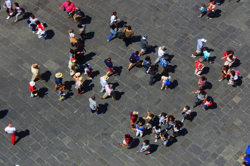 Gente in piazza