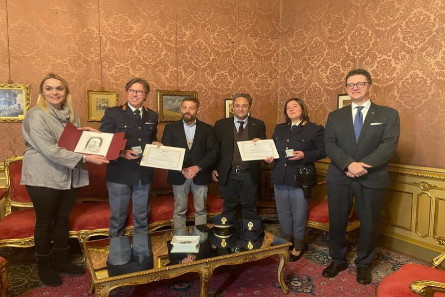 La cerimonia in occasione della Giornata regionale della gratitudine alle Forze dell’Ordine per il contrasto alle mafie.