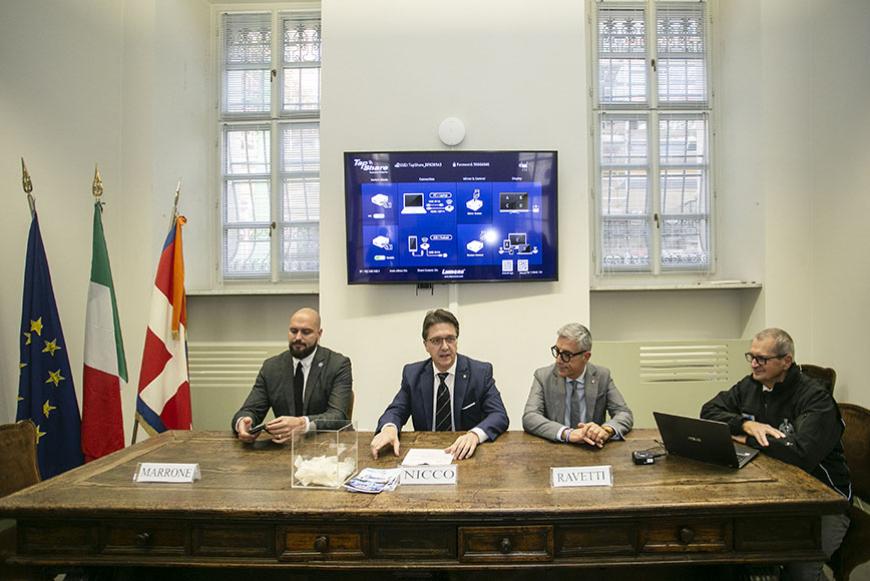 Cerimonia di consegna della Spilla "non ti scordare di me" simbolo dei caduti per la patria in memoria del Milite Ignoto