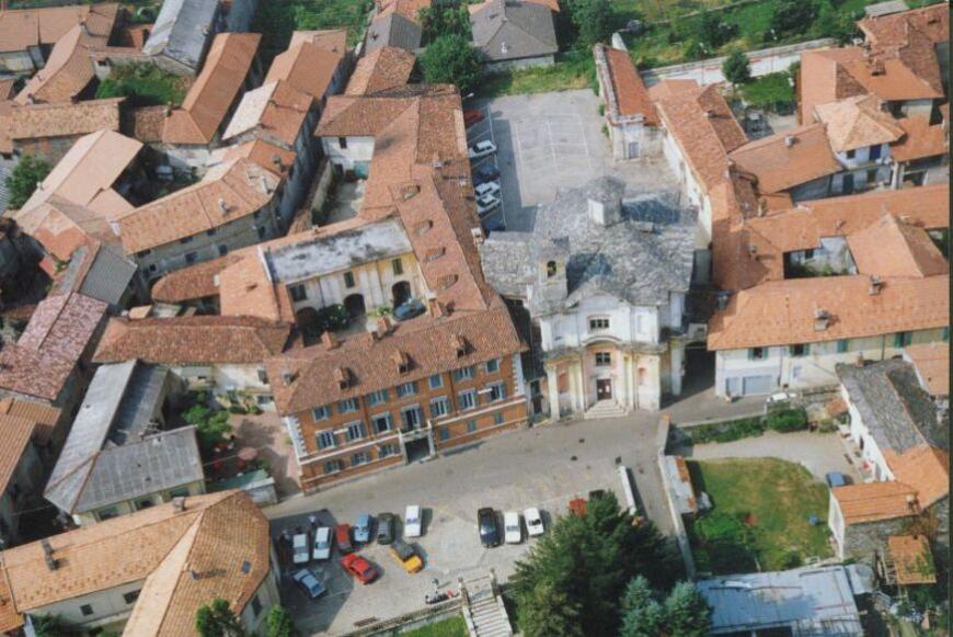 La piazza di Armeno (NO)